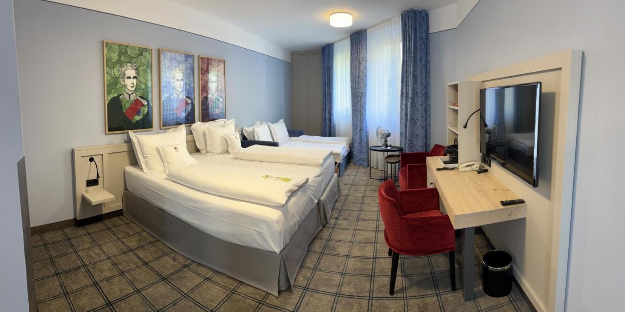 Hotel Koenig Ludwig II Garching bei Muenchen Exterior photo